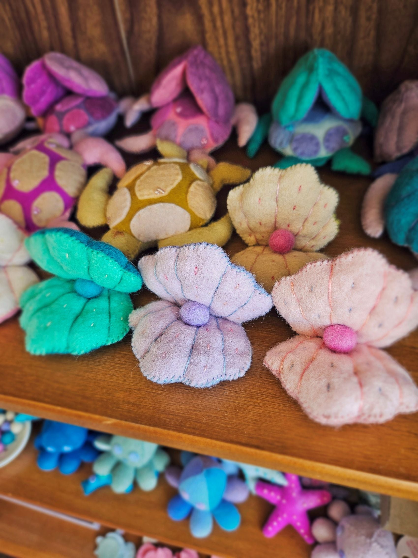Felt Clam Shells