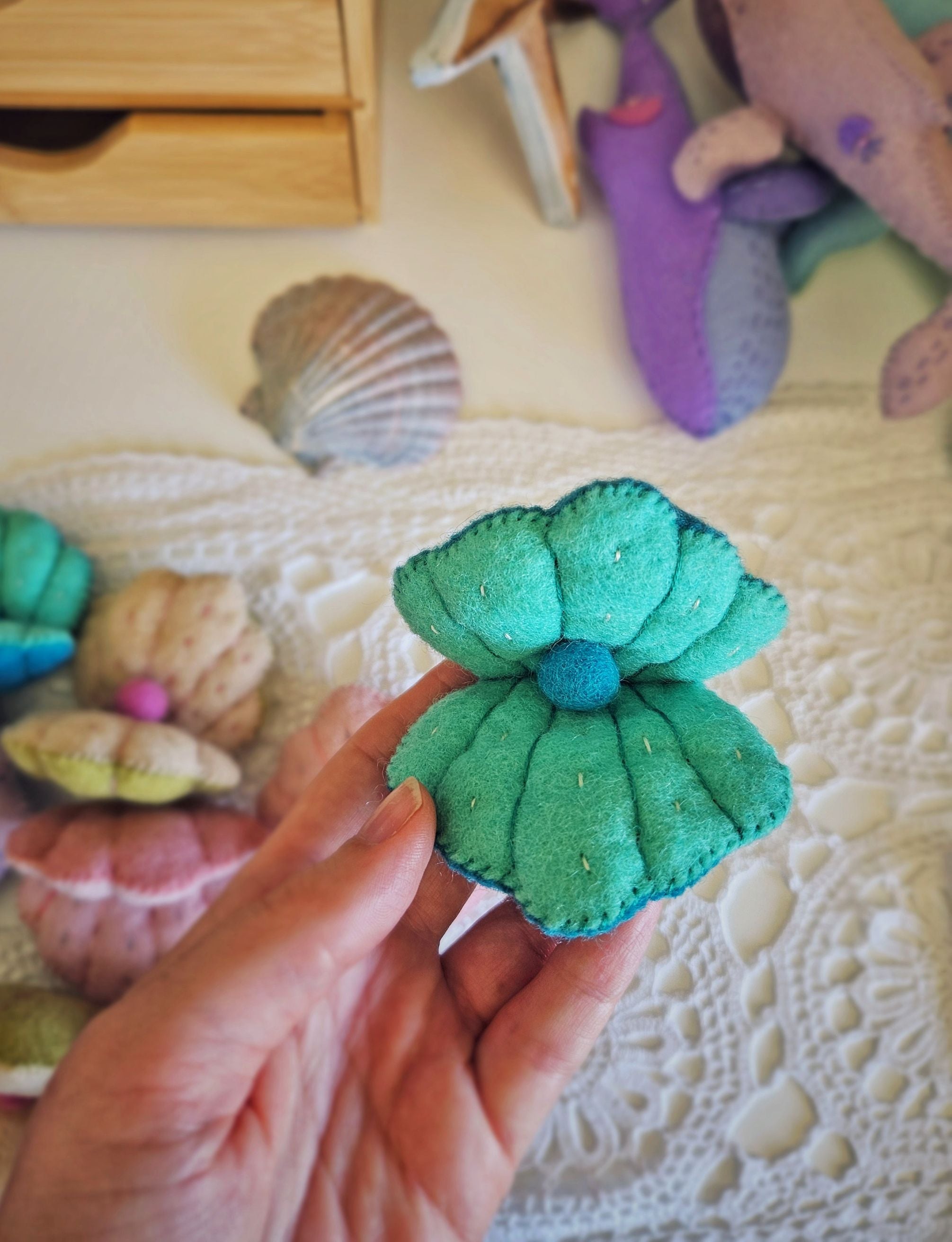 Felt Clam Shells